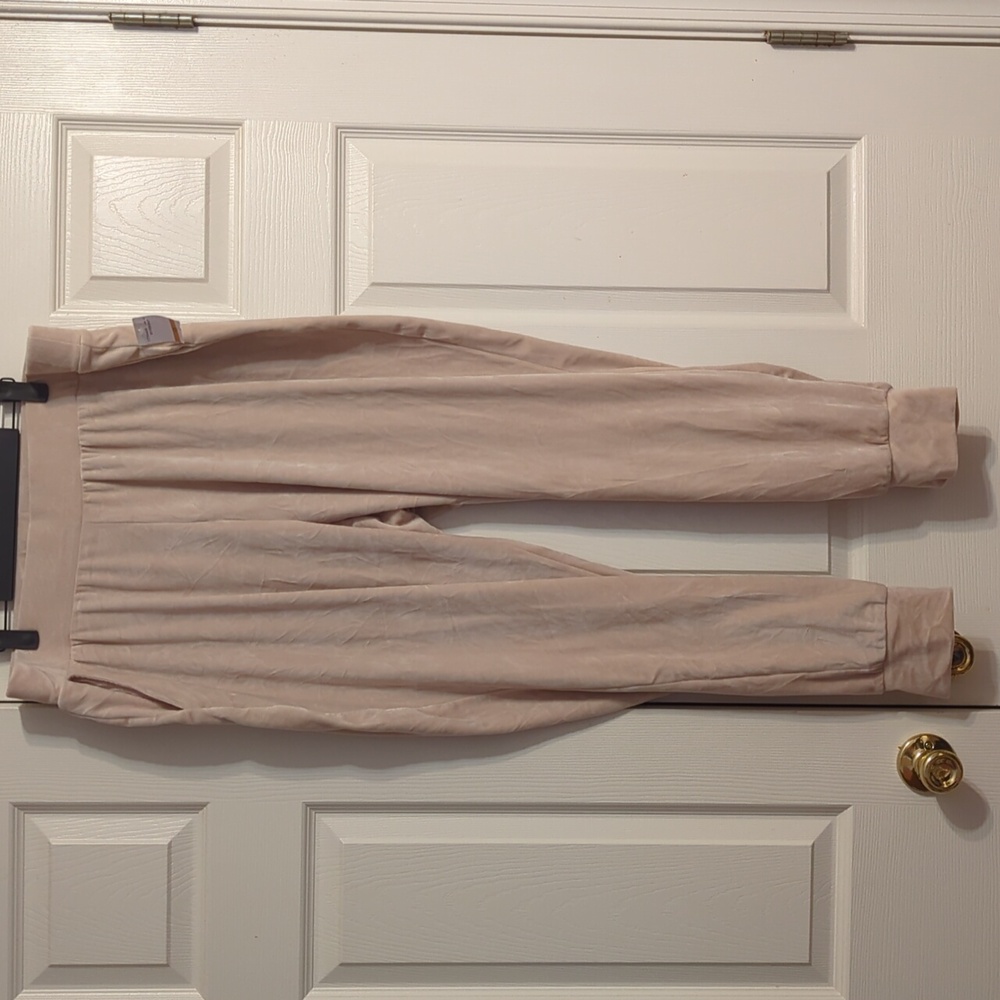 Cable & Gauge Tan Joggers NWT